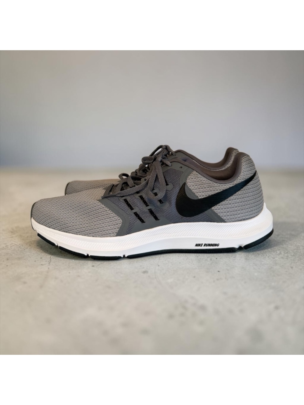 Nike Run Swift Grey Black Men Size 11 Running Shoes 908989-002